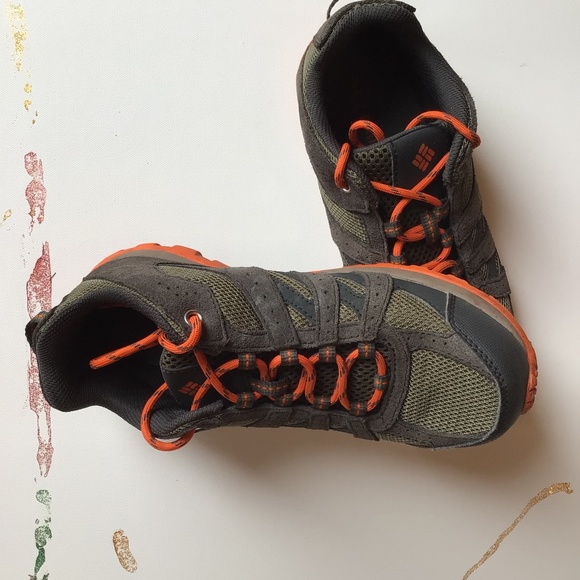 Columbia hiking shoes - Big kids size 6